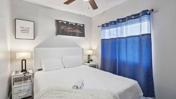 2 slaapkamers, een bureau, een strijkplank/strijkijzer, gratis wifi