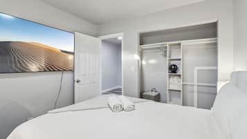 2 bedrooms, desk, iron/ironing board, free WiFi