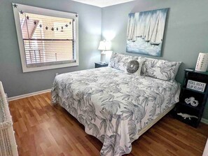 2 habitaciones, tabla de planchar con plancha y cuna de viaje 