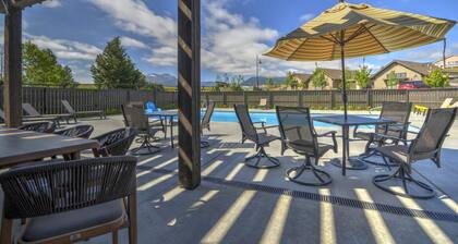 Outdoor Oasis, Alpine Basin