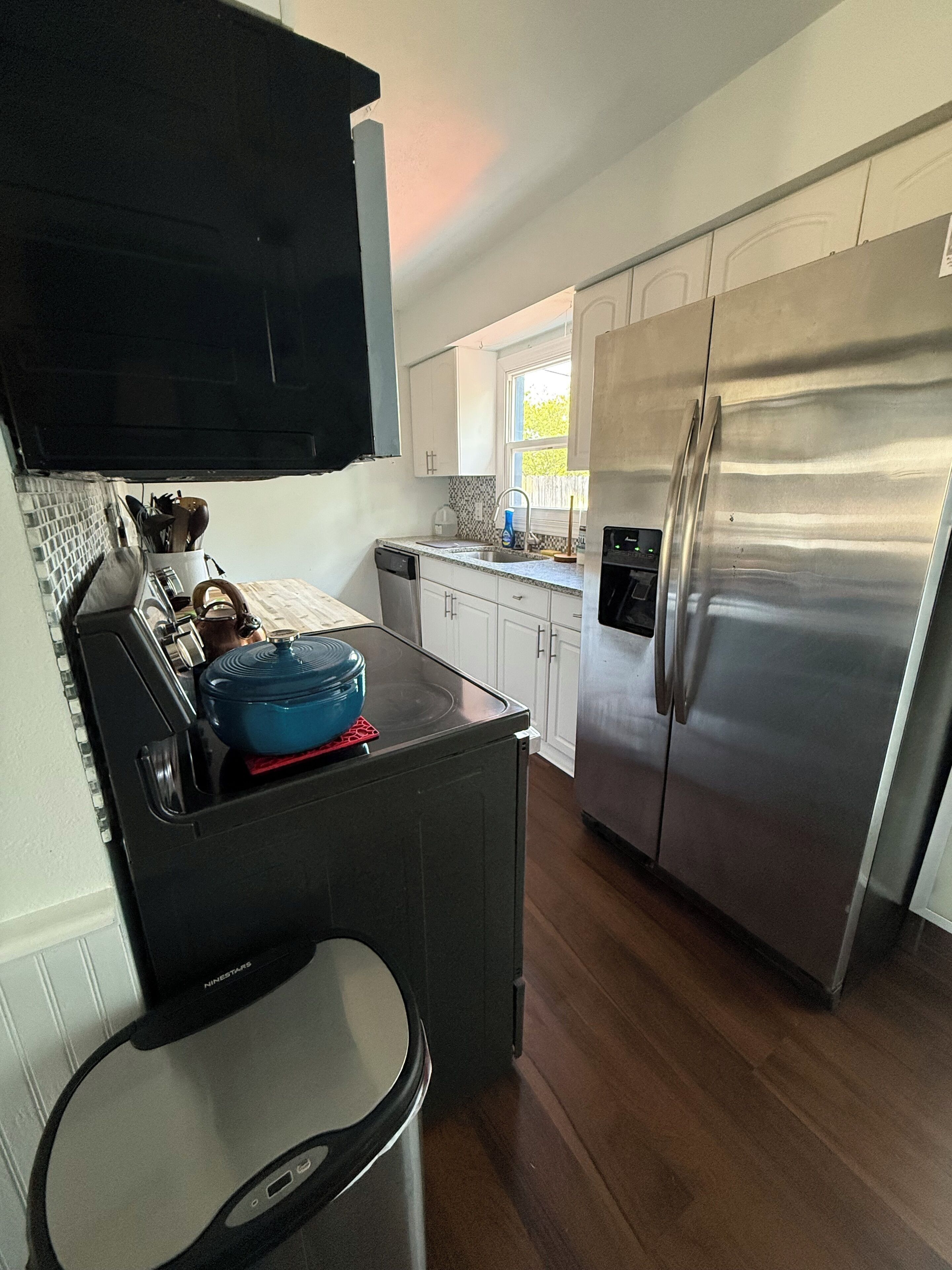 Microwave, oven, stovetop, dishwasher