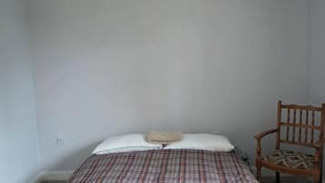 1 chambre, fer et planche Ă  repasser, accĂšs Internet, draps fournis