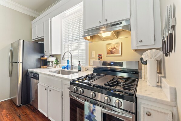 Fridge, microwave, oven, stovetop