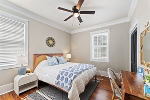 2 makuuhuonetta, silitysrauta/-lauta, ilmainen Wi-Fi, vuodevaatteet