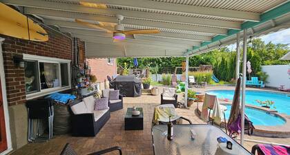 Ryder cup 3-bedroom house pool hot tub AC in Plainview off greenbelt path