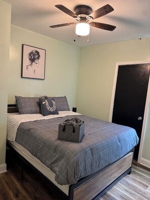 2 bedrooms, iron/ironing board, WiFi, bed sheets