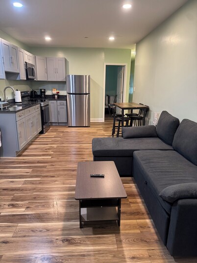 Suitable 2-bedroom apartment with AC in Philadelphia