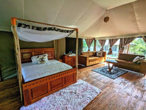 Double G Safaris And Camp Mikumi