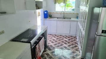 Villa, 4 Bedrooms, Accessible, Smoking | Private kitchen