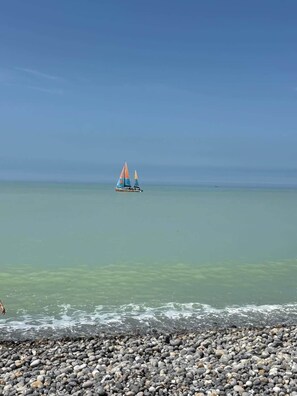 Unclassified image, 4 of 17, button - Graziella seafront (Mers-les-Bains)