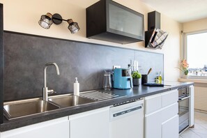 Refrigerador, microondas, horno, placa de cocina
