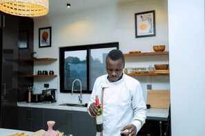 Fridge, microwave, oven, stovetop -  NEW family friendly retreat, tropical garden, lovely views, staff on-site. (Kigali)