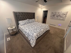 5 bedrooms, iron/ironing board, free WiFi, bed sheets