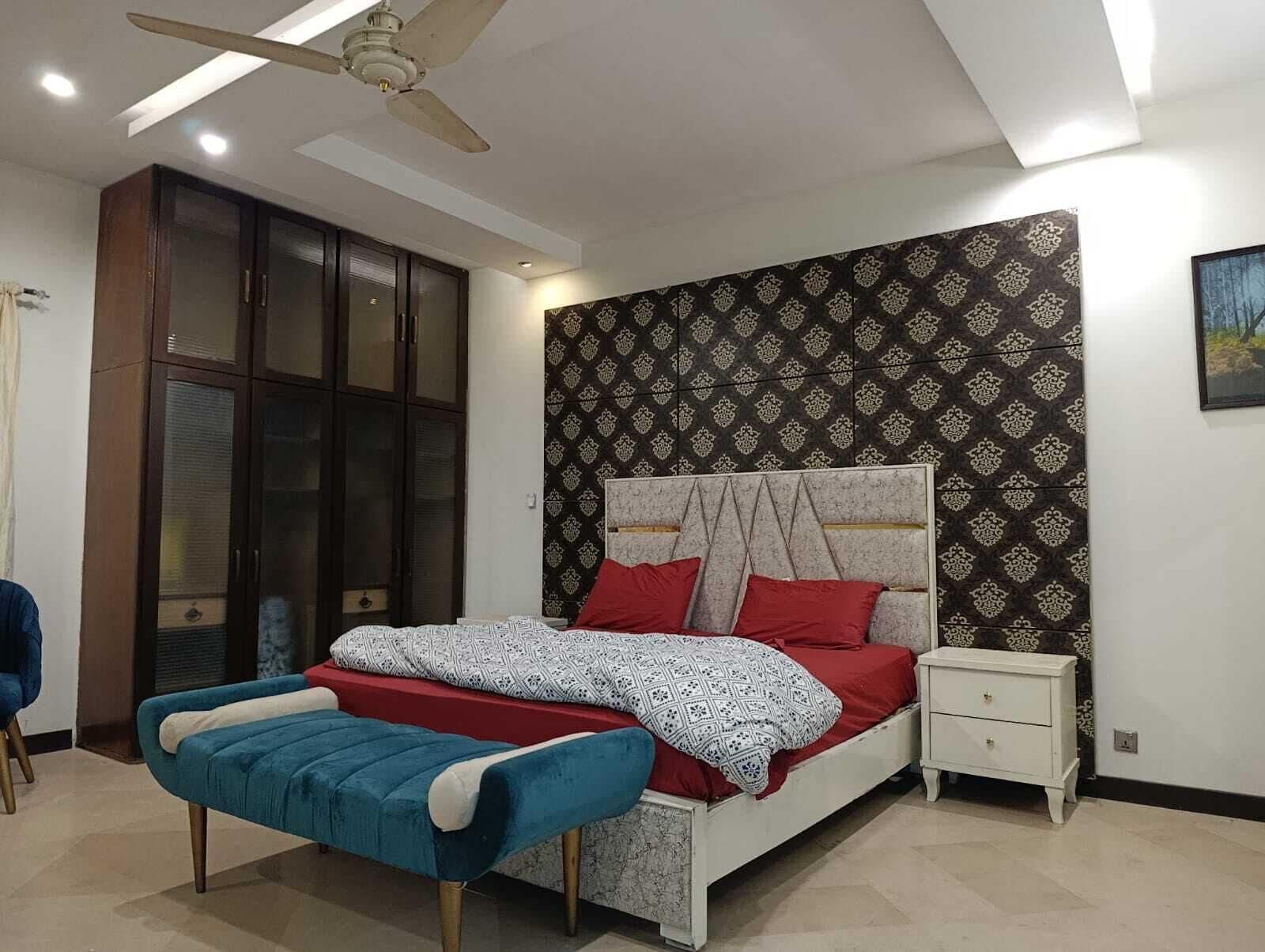 6 chambres, fer et planche à repasser, Wi-Fi, draps fournis