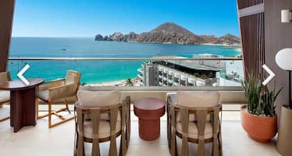 THIS IS IT !!!! Luxurious Oceanfront Suite: Spa, Beach & Adventure Await!