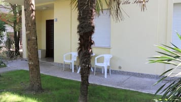 Apartment, 2 Bedrooms, Garden View | Terrace/patio