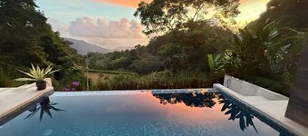 Elevated 1200 Ft Cool Oceanview Villa with Pool & Wi-Fi, Close Dominical Beaches