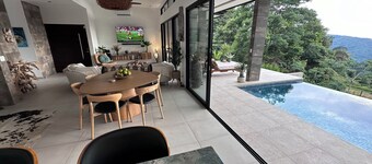 Elevated 1200 Ft Cool Oceanview Villa with Pool & Wi-Fi, Close Dominical Beaches