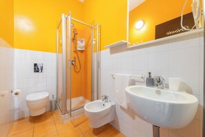 Classic Double Room, Balcony, City View | Bathroom