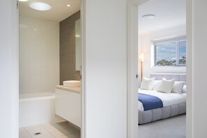 4 habitaciones, tabla de planchar con plancha y wifi gratis