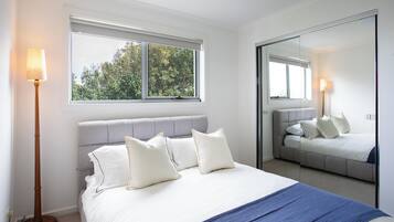 4 chambres, fer et planche à repasser, Wi-Fi gratuit, draps fournis