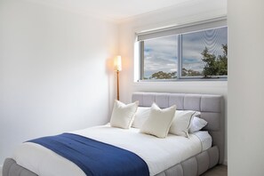 4 bedrooms, iron/ironing board, free WiFi, bed sheets