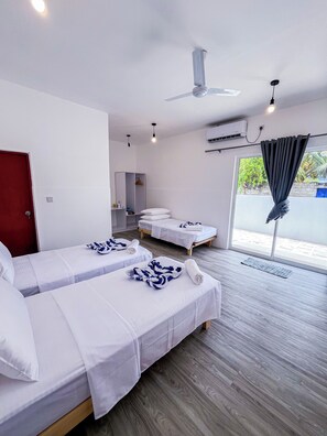 1 bedroom, iron/ironing board, internet, bed sheets - Shadow Isles Himandhoo #2 (Himandhoo)