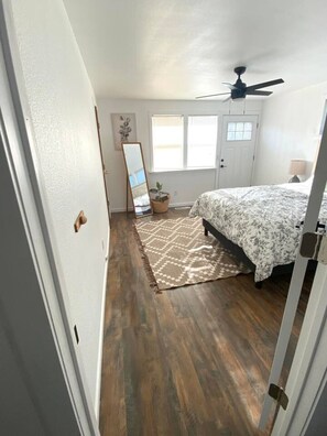 2 dormitorios, tabla de planchar con plancha, wifi y ropa de cama