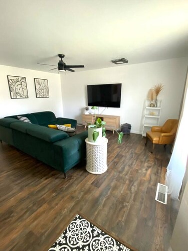 Contractor-Friendly Stay Near Highway