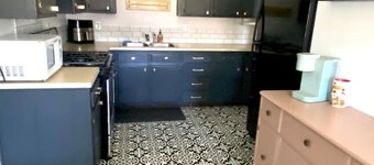 Contractor-Friendly Stay Near Highway