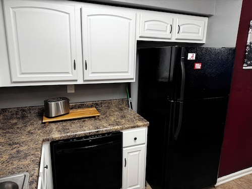 Charming 2-bedroom 2-bathroom 3 Miles away from The University of Alabama