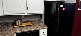 Charming 2-bedroom 2-bathroom 3 Miles away from The University of Alabama