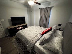 2 bedrooms, iron/ironing board, free WiFi, bed sheets - Charming 2-bedroom 2-bathroom 3 Miles away from The University of Alabama (Tuscaloosa)