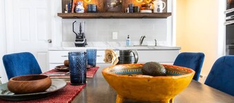 Classy Private Apt - 3 Beds 2nd Flr - Near Downtown