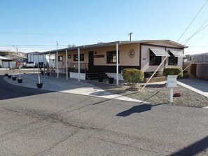 Exterior - 3-bedroom mobile home near the Colorado River (Parker)