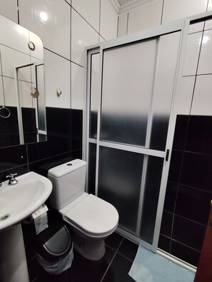 Standard Single Room | Bathroom