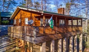 Exterior - Hidden Love (Gatlinburg)