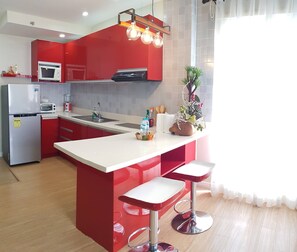 Condo, 1 Bedroom, Accessible, Garden View | Interior