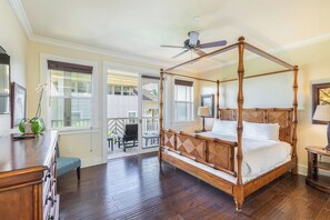 3 slaapkamers, een bureau, een strijkplank/strijkijzer, reisbedje