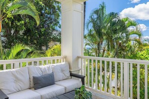 Property grounds - 3BD/3BR Luxury Villa, AC, Pool, Walk to Beaches (Koloa)