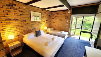 Comfort Double Room, Multiple Beds | Free WiFi, bed sheets