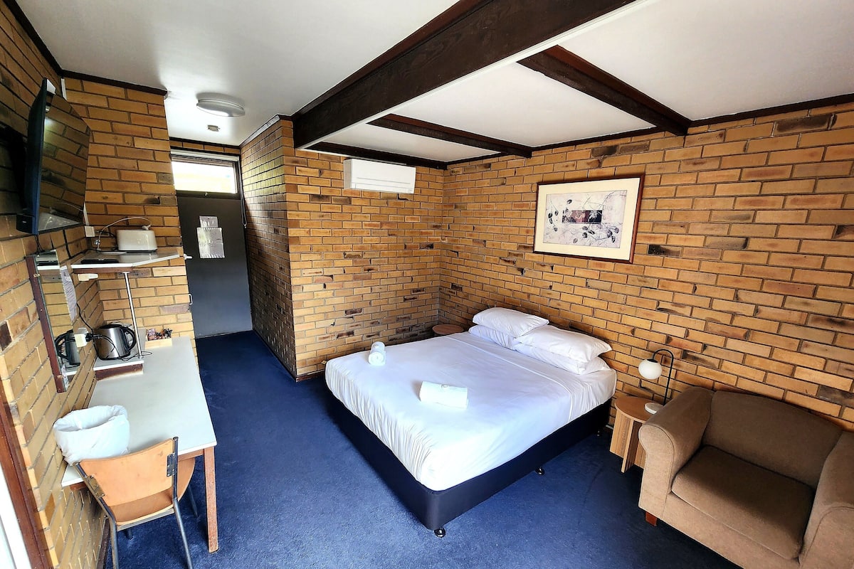 Double Room, 1 Queen Bed