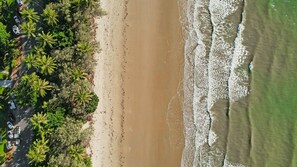 Beach - Relax & Unwind: Ramada Palm Bliss Studio with Resort Pool (Port Douglas)