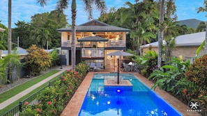 A heated pool - Beachfront IRONMAN Retreat with Private Pool and Ocean Views (Clifton Beach)