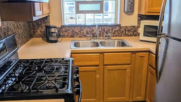 Microondas, horno y parrilla de estufa