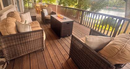 Carolina Cottage- Private lakefront retreat in Mountain Rest, SC