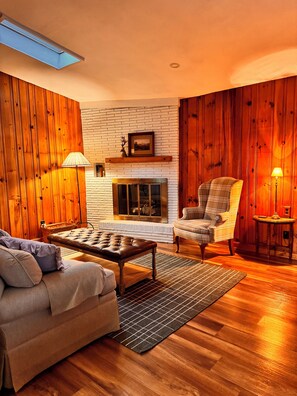 Télévision, cheminée