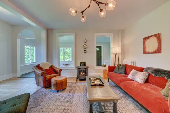 智能电视、电脑显示器