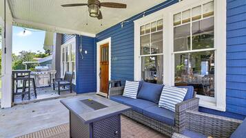 屋外ダイニングエリア