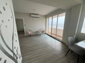 Apartment, 4 Bedrooms | Interior